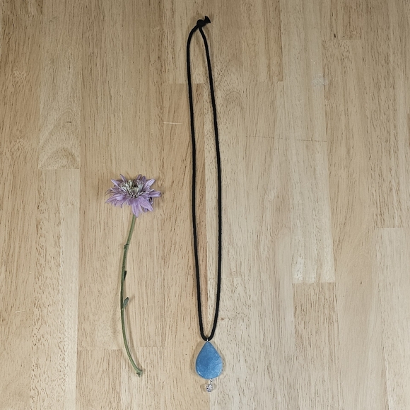 Blue Agate Pendant Necklace - Picture 3 of 8